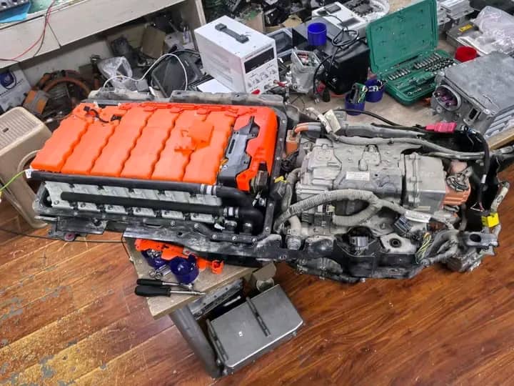 Professional diagnostic equipment and Mercedes vehicle service